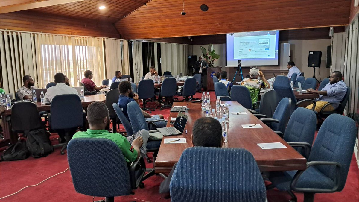 #IPv6 Deployment and #DNS / #DNSSEC APNIC Academy Workshops in #Vanuatu with #OGCIO, led by Jethro and Zobair. More upcoming regional training opportunities: academy.apnic.net/en/events