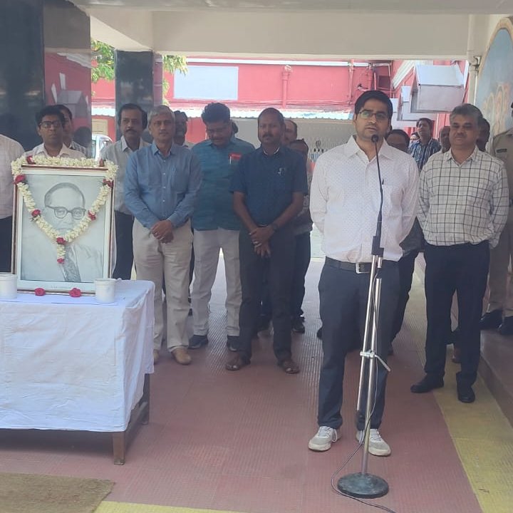 srdpockp's tweet photo. #AmbedkarJayanti #Equality #SocialJustice #ser #IndianRailways 
CKP Division honor the legacy and teachings of Dr. Bhimrao Ramji Ambedkar, affectionately known as Baba Saheb, on his birth anniversary.
DRM/CKP along with BOs, Representative of AISCSTREA and staff paid tribute. https://t.co/tQTFGJMvgK