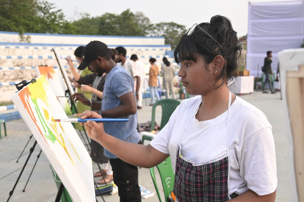 CEOWestBengal's tweet photo. Enthusiastic participation of Young Voters in the theme based drawing competition “Sustainable Elections &amp; zero waste management” organized by District Election Officials of 2-Alipurduars (ST) PC West Bengal.
#ChunavKaParv #DeskKaGarv 
@ECISVEEP
@SpokespersonECI
@anuj_chandak https://t.co/T0JDmKH50t