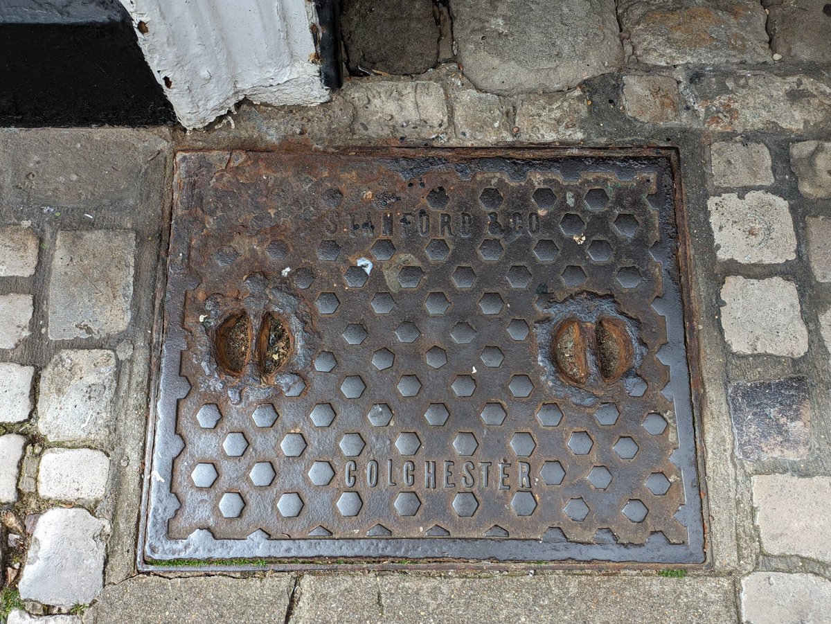 For #ManholecoverMonday #MaintenancecoverMonday 🕳️ eyes down for 'one of our own' Made in Colchester and seen in Colchester 😁