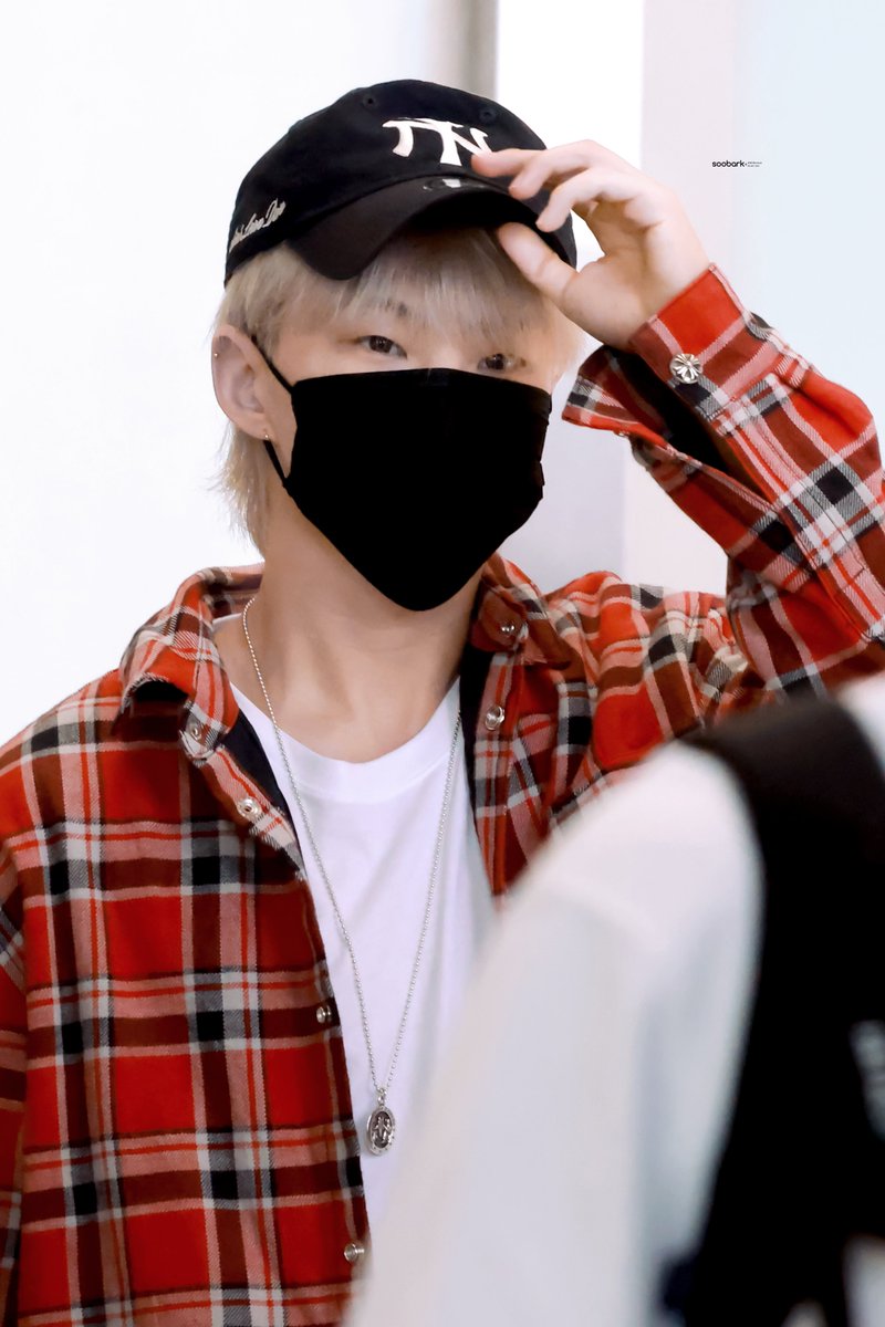 soobark_sama's tweet photo. 240414 KHH 🛫
 
#HOSHI #호시 #세븐틴 #순영 https://t.co/IeB3Q9j87v