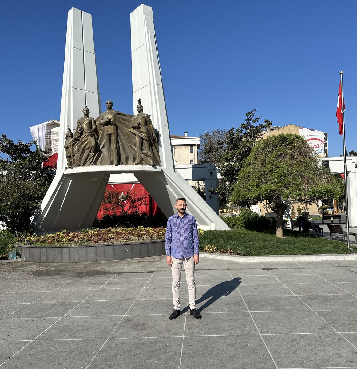 YoksuIa güImedim, Zenginliğe özenmedim Faşistleri sevmedim, Ezilenleri dövmedim Ben devrimci doğdum, Devrimci öIeceğim. Bütün yol ve dava arkadaşlarıma bin selam olsun.