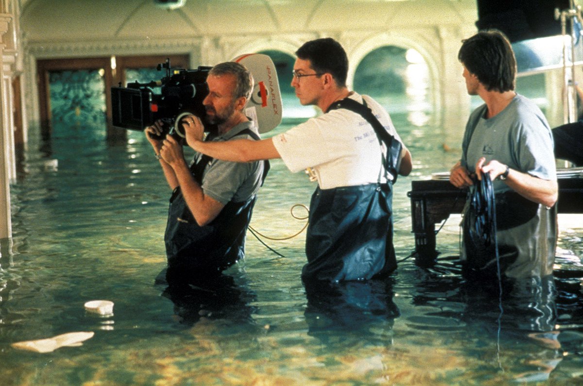 BeyondTheFakeOF's tweet photo. 26 años de "Titanic" (1997) - Dirigida por James Cameron y protagonizada por Leonardo DiCaprio y Kate Winslet.

#Titanic #LeonardoDiCaprio #KateWinslet #JamesCameron #Cinema https://t.co/MGBkbxQII4