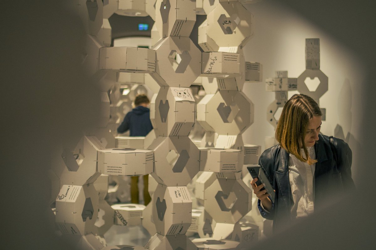 NoaHaim's tweet photo. moment from Projekt Most [MiCT] at @u_jazdowski
 Ujazdowski Castle Centre for Contemporary Art 📸 Piotr Krzysztof Kamiński

#museums #museumeducation #artandscience #MuseumPrograms #STEM #GalleryEducation #VisitorEngagement #ExperientialLearning https://t.co/JK5UYI6exK