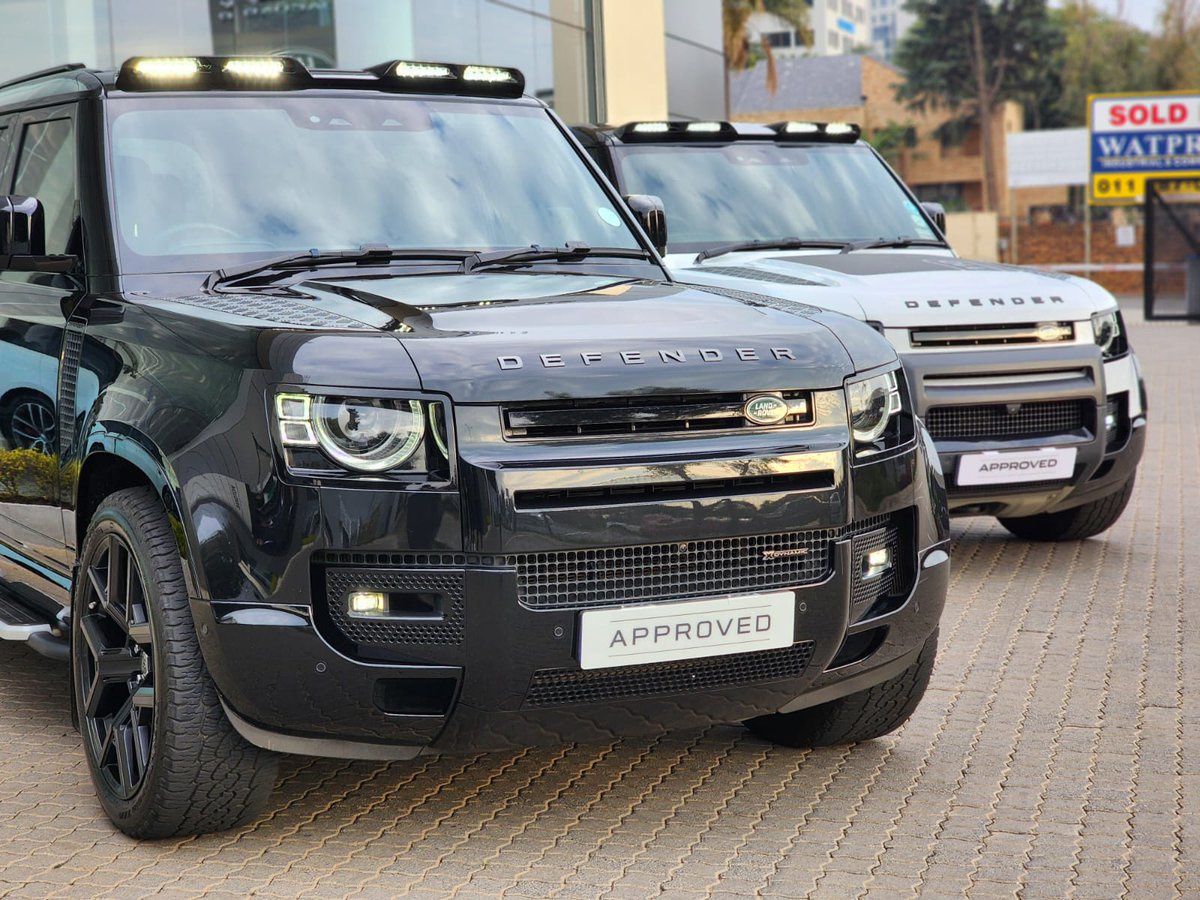 MantombiButhel2's tweet photo. Let's get down to business. 🖤🖤
#DefenderDay😎😍💪 https://t.co/brMyuVnAsT