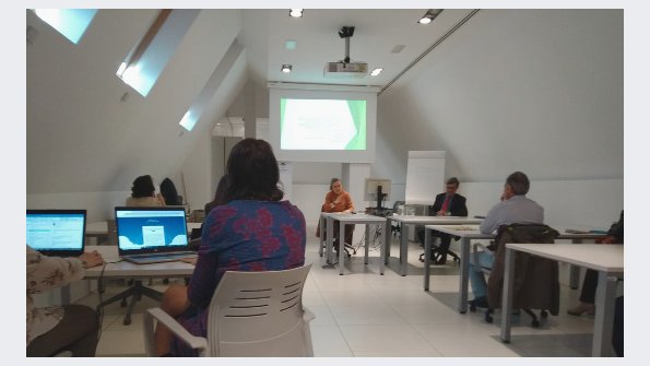 Pedro Martos, subdirector adjunto de Reclamaciones, y Carmen Motos, jefa de Área de la Subdirección General de Transparencia y Buen Gobierno del #CTBG hablaron el viernes de la actividad del Consejo en el curso Protección de Datos y Transparencia, de @educaciongob.