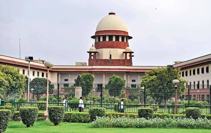 21 retired judges of the #SupremeCourt and #HighCourts have expressed concern regarding the escalating attempts by certain factions to undermine the judiciary through calculated pressure, misinformation, and public disparagement. They have written a letter to #CJIDYChandrachud in
