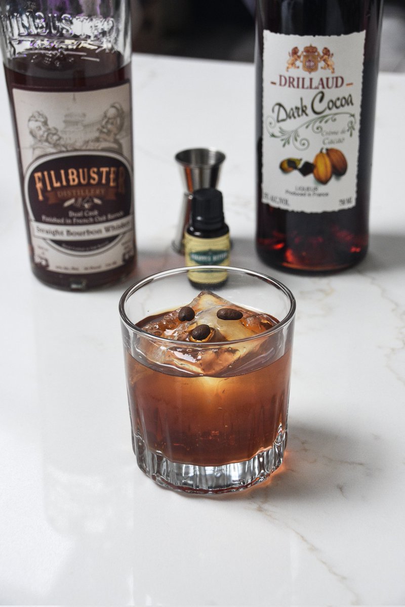 DramVoyager's tweet photo. 𝙈𝙤𝙘𝙝𝙖 𝙀𝙨𝙥𝙧𝙚𝙨𝙨𝙤 𝙊𝙡𝙙 𝙁𝙖𝙨𝙝𝙞𝙤𝙣𝙚𝙙
Old Fashioned with some twists!
1 Oz #Espresso
2 Oz #Bourbon
0.5 Oz Creme De #Cacao
Few Dashes of #Cardamom Bitters
Do you know why they put 3 beans in #Coffee based #Cocktails ?
#HomeBartender #Whiskey #Alchemist #Sunday https://t.co/6eeRIIYTne