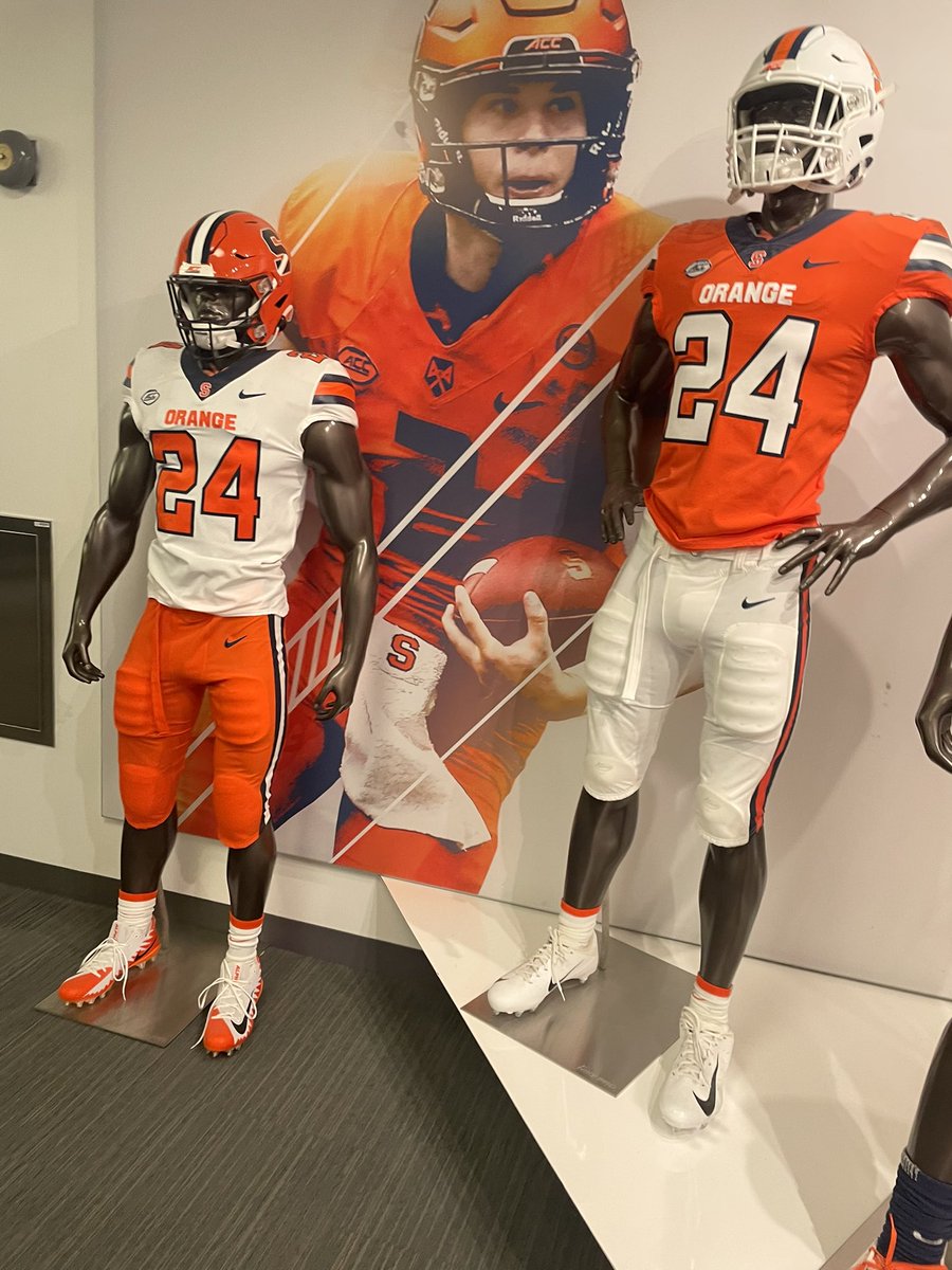 SeydinaFallOT's tweet photo. Thanks @allpraisesdue7 @AlexKellyCuse for the invite, Can't wait to get back to camp. @CoachNixon_Cuse @drwilliams131 @jfjoncas @CoachUzimtl https://t.co/Np5Yk2Eejf