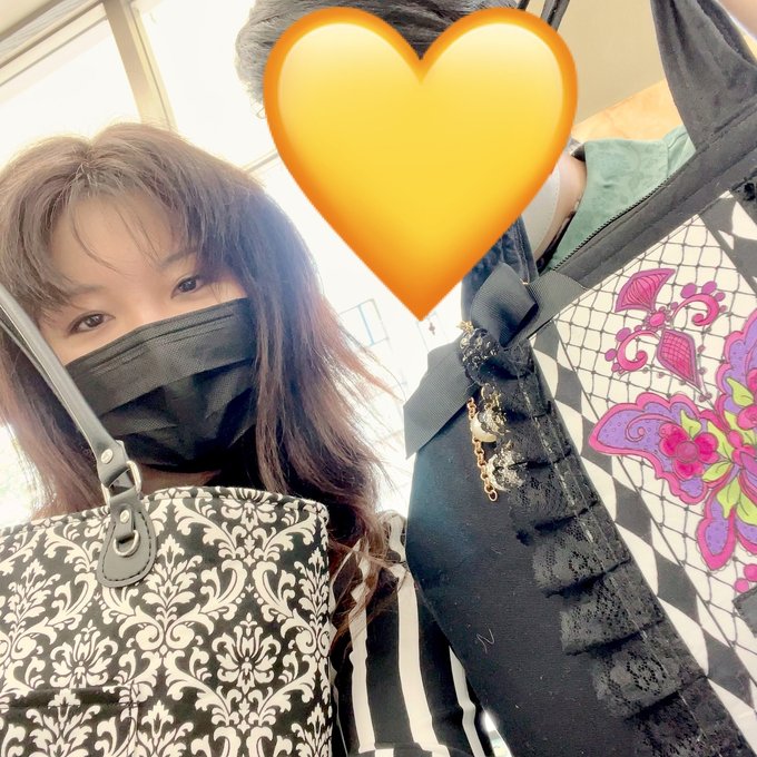k68253449's tweet photo. 今回もいらして下さいました❣
柊さんはショップやSNSで、豊富なボキャブラリーで沢山褒めて下さるんですよね。
こうしてお会いする度に実際に言葉で伝えて頂いて
柊さんの深~い愛情をじわじわと感じる私です🥰
今回のコーデも素敵でした💞
いつも幸せを感じます😊ありがとうございます❣ https://t.co/DmHfvvk5fe