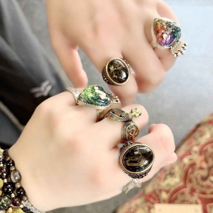 k68253449's tweet photo. 今回もいらして下さいました❣
柊さんはショップやSNSで、豊富なボキャブラリーで沢山褒めて下さるんですよね。
こうしてお会いする度に実際に言葉で伝えて頂いて
柊さんの深~い愛情をじわじわと感じる私です🥰
今回のコーデも素敵でした💞
いつも幸せを感じます😊ありがとうございます❣ https://t.co/DmHfvvk5fe
