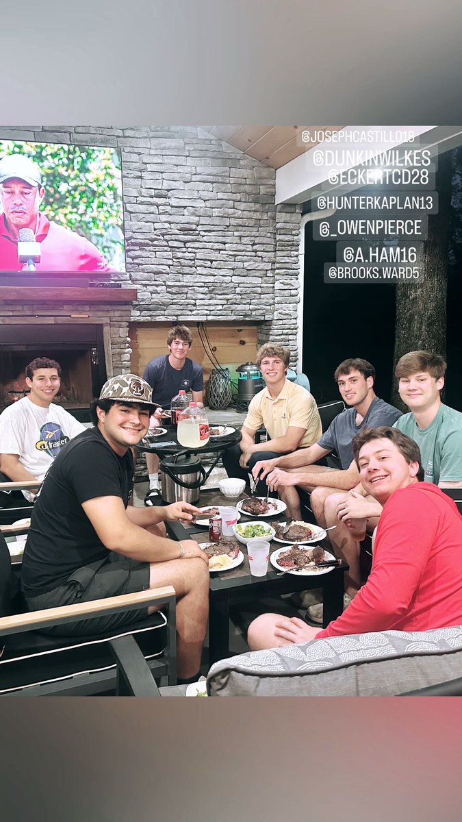 jacobi3506's tweet photo. Sunday Night Steak before a 4 game week - #seniorSunday ⚾️ #RocketBaseball #CITS https://t.co/uvWtxwQmSo