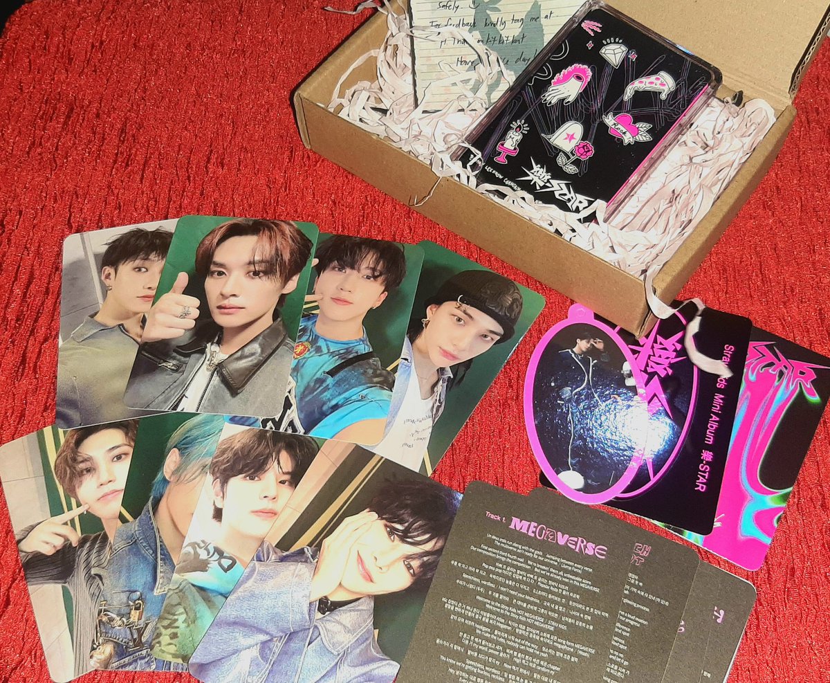 chaannielatte's tweet photo. ΛβΒ·βΜ³ΝΝΝβ₯
#ThankyouKitKitKat
package arrived safely ! once again thank you for hosting the SKZ 6th anniversary giveaway β‘
did not expect to win on that, but finally got my 1st rockstar era album .. ππ€
nemo ver. is really cute γ
γ
thank you so muccccch @kitkitkatkat13 https://t.co/OtDdVsfhzp