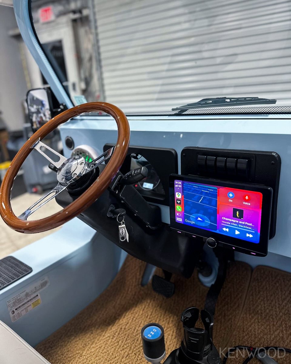 KENWOODUSA's tweet photo. All-electric Moke equipped with a 10.1 Kenwood receiver done by @AudioDesignNaples. 🤩

#KenwoodUSA
#LiveConnectedDriveConnected

#kenwood #kenwoodaudio #excelon #excelonreference #kenwoodcaraudio #caraudiosystem #caraudiofab #headunit #caraudioaddicts #caraudioshop #moke https://t.co/cQRZfSbiq5