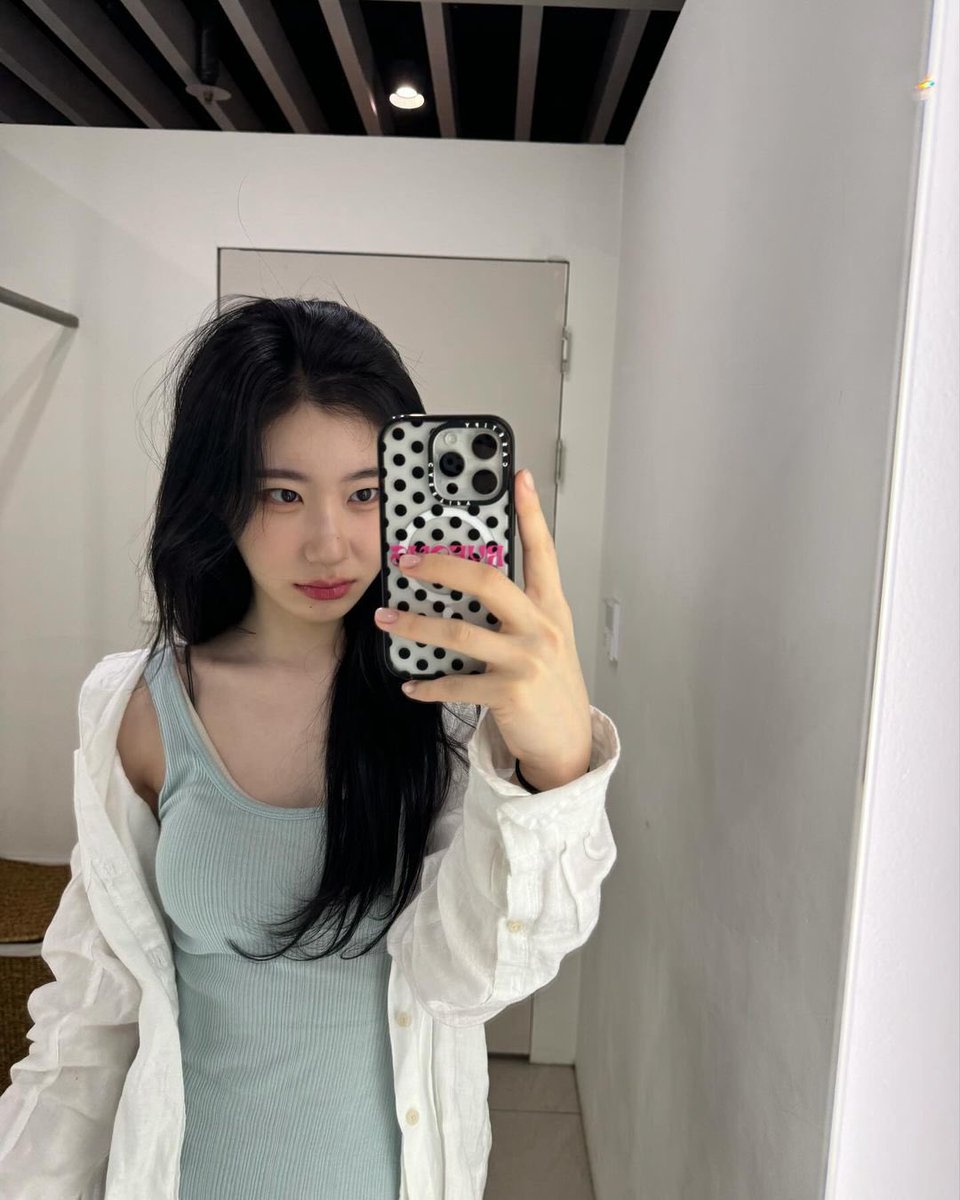 chaerpics's tweet photo. #chaeryeong (chaerrry0) instagram update https://t.co/Dgeu6JD7ec