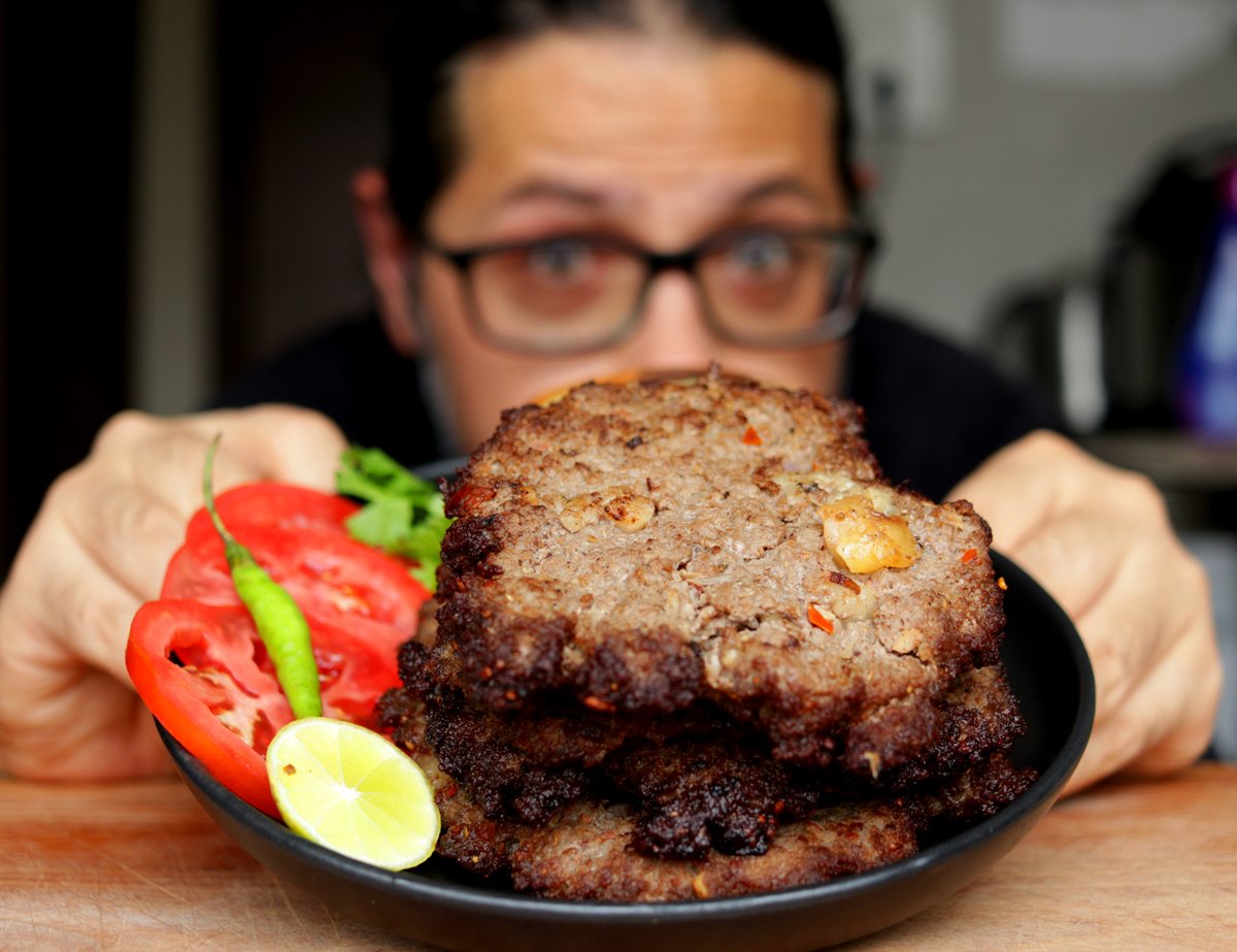 Have you ever tried a Chapli kebab? This Pakistani Kebab is absolutely EPIC! It's also Keto friendly. It's a meat lovers delight. It's made with ground beef and bits of bone marrow. Watch the video here: youtu.be/7tKOp0CJahc Cheers & Keep Cooking! #recipe #viralvideo