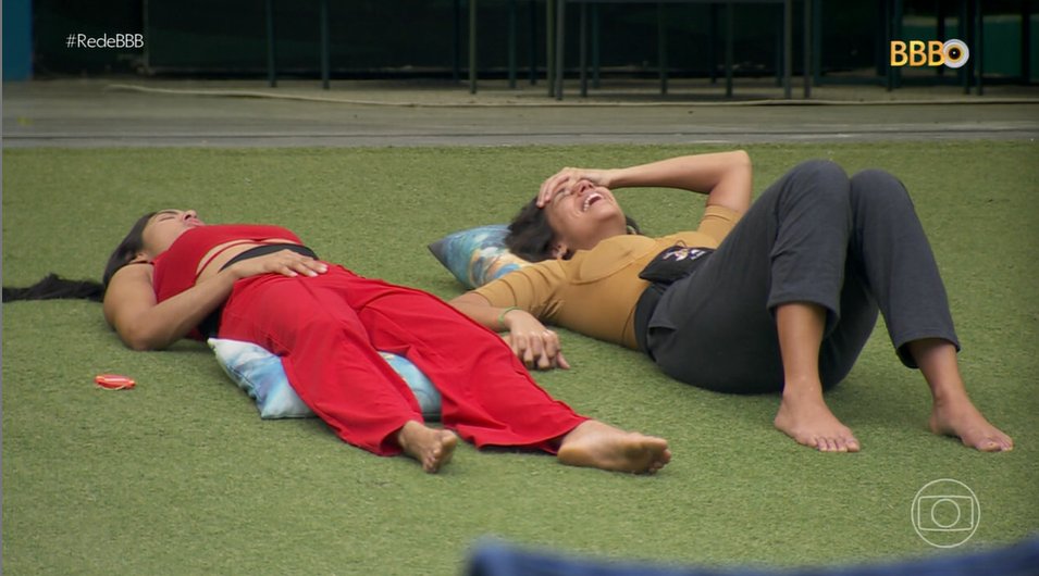 HugoGloss's tweet photo. Alane: "Eu amo o Matteus, mas já pensou duas mulheres do Norte no pódio?"

Isabelle: "Nossa, que forte, cara. Muito legal isso". #BBB24 https://t.co/VZM0Kzx0o1