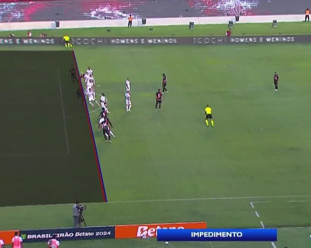 Imagina na Inglaterra se alguém colocasse a linha no braco do atacante para marcar impedimento