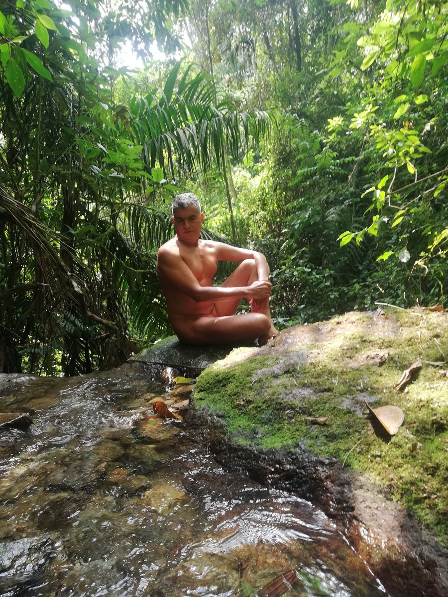 Naturaleza y Nudismo #nudismo #nudismomasculino #nudismocilombia #bodygay #gayman