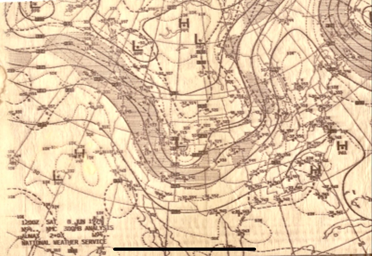 With permission, original image from @USWeatherExpert, here is 12z 300mb chart June 8, 1974 Saw @ReedTimmerUSA ask everybody about their ideal TOR set up This is it✅Preceding trough lifts out✅Incoming trough is difluent, aiding early AM storms✅Trough digs, scoops, lifts #okwx