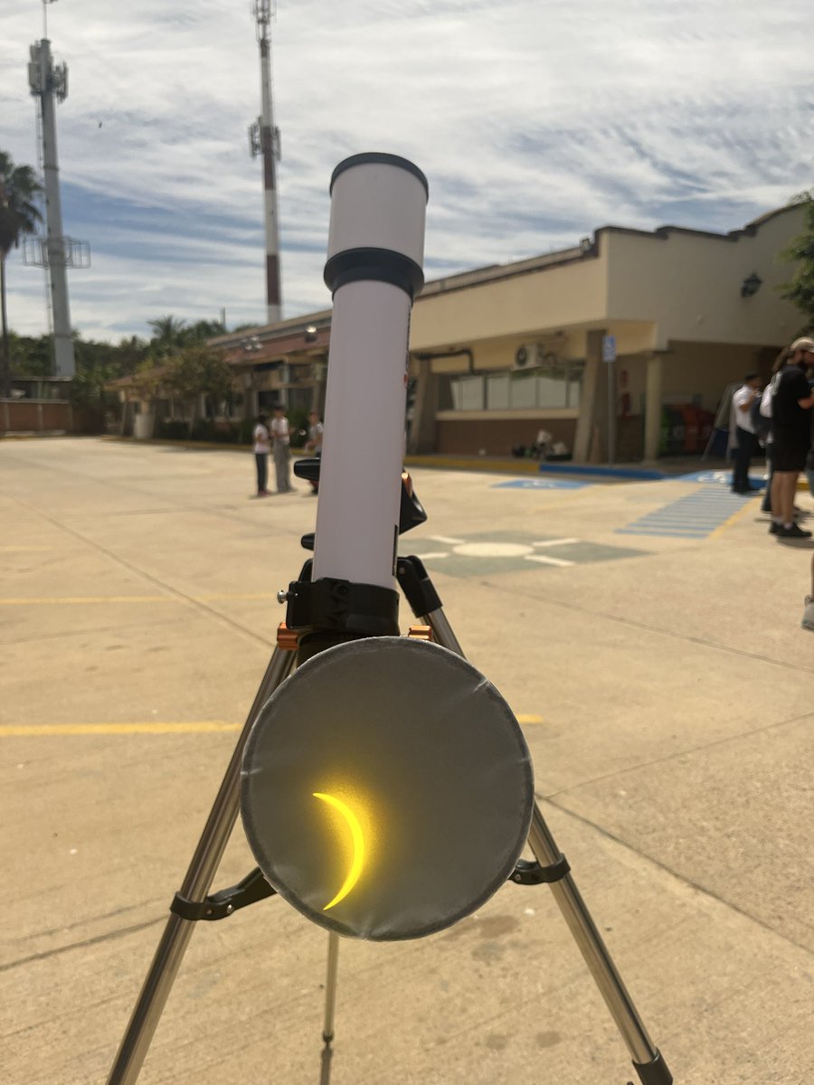 FRosalesO's tweet image. Inolvidable experiencia del #EclipseSolar2024 en el @CiadConahcyt Mazatlán