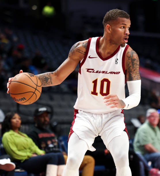 Heritage_Hoop's tweet photo. Dexter Dennis had an incredible season for the Cleveland Charge

11.6 PTS, 4.7 REB, 1.1 STL, and 40.3% from 3 https://t.co/iPXYitPaet