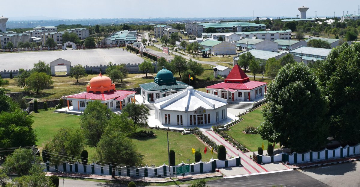 ONLY VOLUNTEER REGIMENT! Those who stood up in different parts of J&K to stop Pak invaders in 1947-48 ops were grouped as J&K MILITIA on 15 April 1948. Later bcame JAKLI Regiment Another USP is our MMG - Mandir Masjid Gurudwara- under one roof in all units Raising Day Greetings