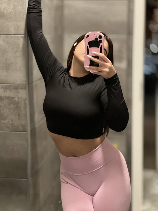 🌹 https://t.co/Sa1eCovPxX