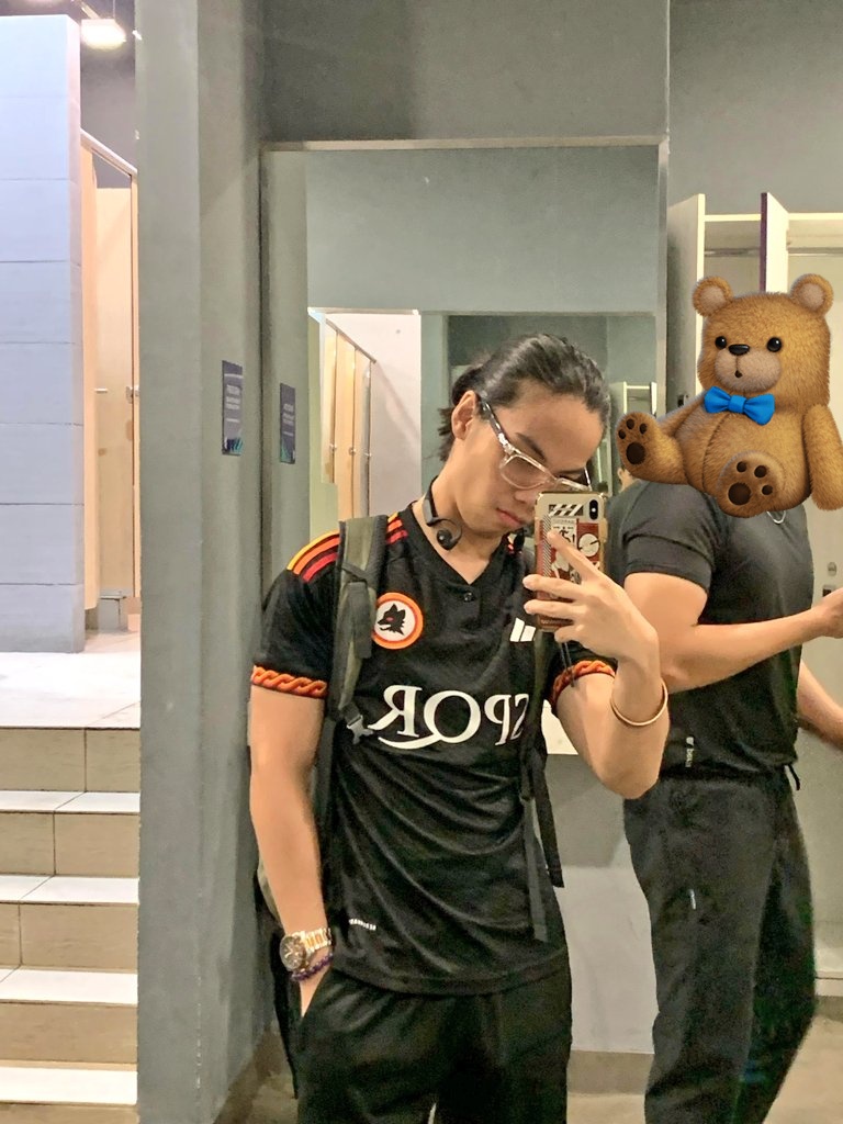Princedanielll_'s tweet photo. Setelah sebulan tak ngegym ni baru nak bakar balik lemak tepu yang dah accumulated 💀🤟🏻 https://t.co/tsDYroxSqa