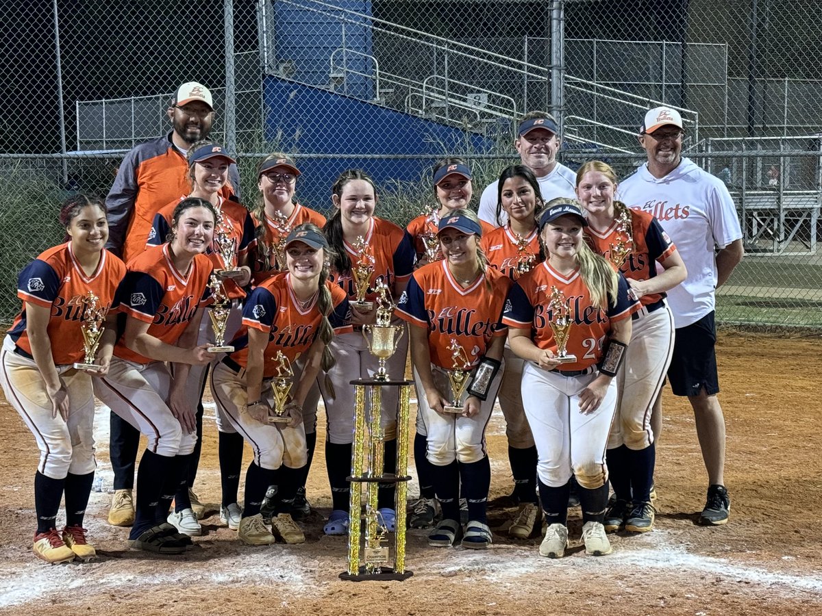 ECBulletsDavis's tweet photo. Big Congratulations to our ladies for winning the USA Queen of Diamonds tournament! UNDEFEATED CHAMPIONS winning all 8 games this weekend. These ladies were wore out but reached down deep in the last two games to pull it off! @EastCobbBullets @USASoftball https://t.co/RECG3FhQM9