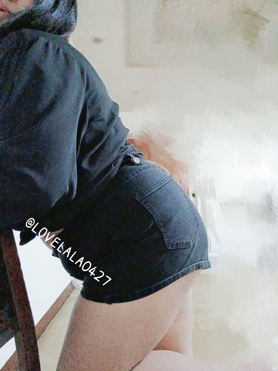 我本來就不是瘦子
一直都是肉很多的那種
摸肚子是可以抓到肉肉的
喜歡就喜歡不喜歡就別看了😏
偶爾放一下屁股
你們喜歡嗎🥺
#愛心推推❤️
#跟隨開啟小鈴鐺🔔
#很久才會出現的屁股🤣 https://t.co/HxUgd3ykNN