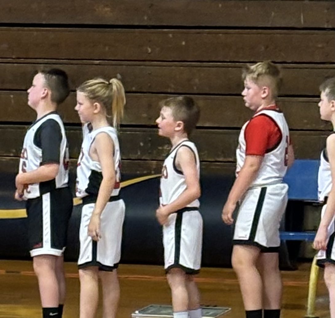 PhiloBoysHoops's tweet photo. The guys were getting it done this weekend with their respective travel teams. @PhiloAD @FranklinLocal https://t.co/YWOxO81VVD