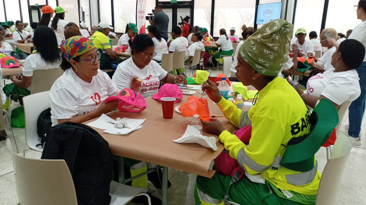 VoluntarioPTY's tweet photo. #BuenasAccionesPTY

@fundacionjupa 
@BnaiBrith 
@VoluntarioPTY @ponteenalgo 
@GoodDeedsDay https://t.co/8Hf6lUBCkR