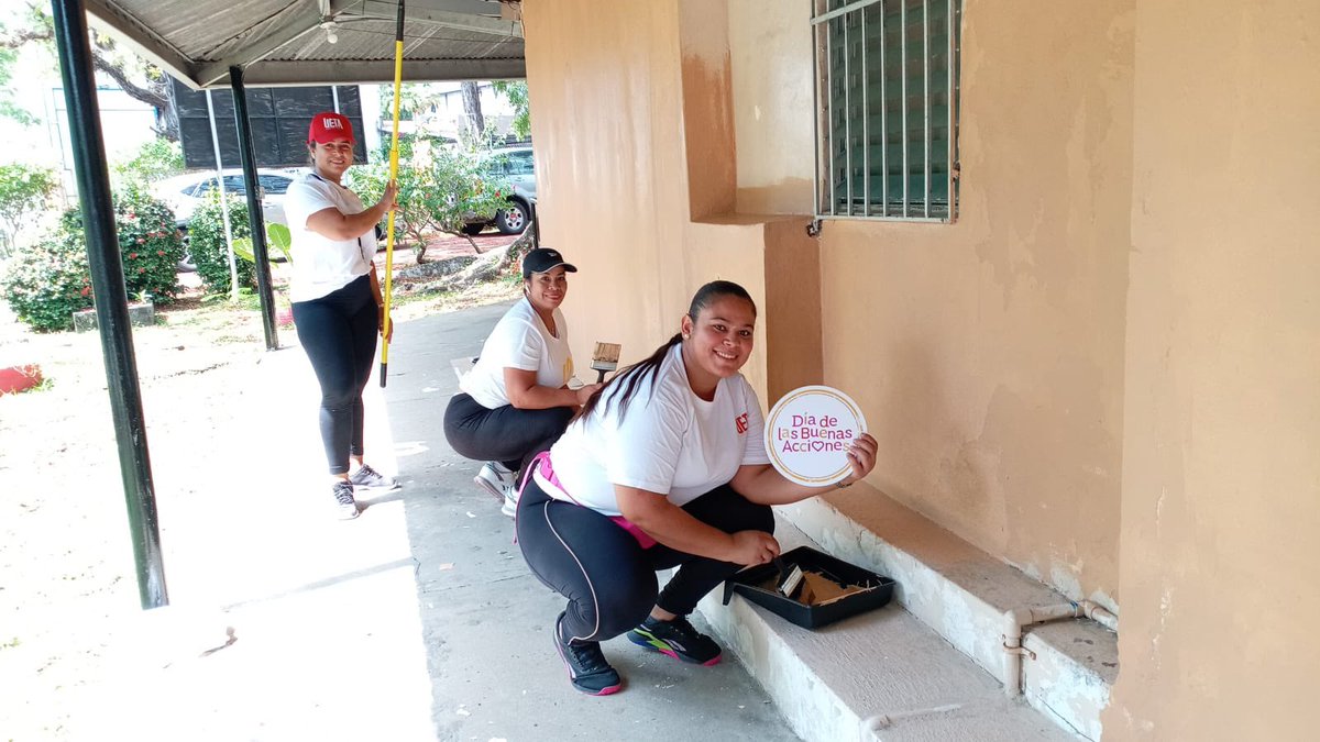 VoluntarioPTY's tweet photo. #BuenasAccionesPTY Hogar Bolivar 

@fundacionjupa 
@BnaiBrith 
@VoluntarioPTY @ponteenalgo 
@GoodDeedsDay https://t.co/9TZgOvjmmv