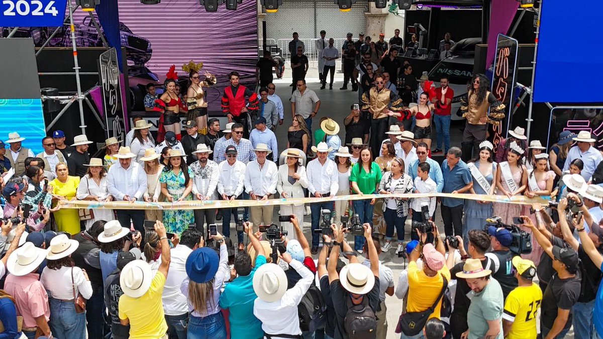 TereJimenezE's tweet photo. INAUGURAMOS EL STAND DE NISSAN EN LA #FNSM24 

Como cada año, NISSAN Aguascalientes, tiene presencia en la Feria Nacional de San Marcos para dar a conocer las nuevas tecnologías y modelos que ofrecen. ¡Los esperamos! https://t.co/cRsTJfW1l5