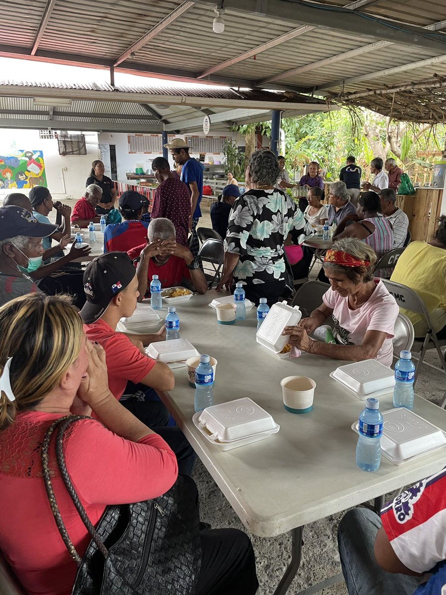 VoluntarioPTY's tweet photo. #BuenasAccionesPTY @AguaCristalinaP 

@fundacionjupa 
@BnaiBrith 
@VoluntarioPTY @ponteenalgo 
@GoodDeedsDay https://t.co/W3O9s54yX8