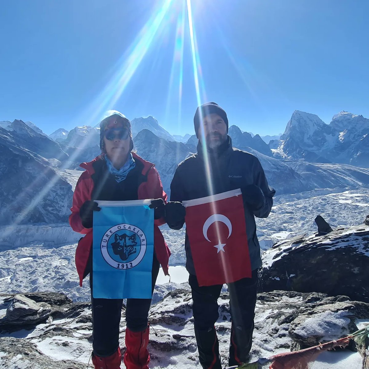 avleylasarisoy's tweet photo. Gokyo Ri -5365mt #turkocaklari #toak #dağlar #himalaya https://t.co/4DjE4OLG1W