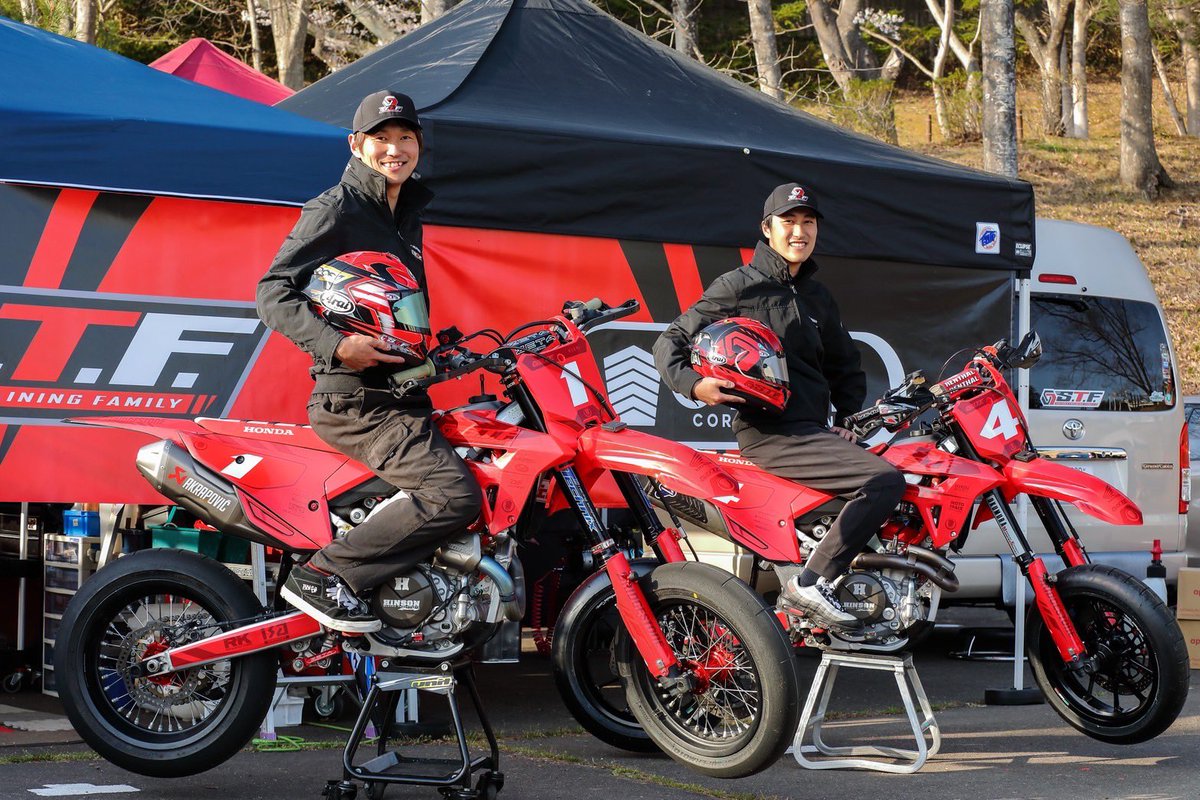 stf_supermoto's tweet photo. 【2024開幕！】
全日本スーパーモト選手権開幕！
4/14スポーツランドSUGOにて開催されました！

S1PROクラス
#1 日浦 大治朗
レース1：優勝
レース2：優勝
#4 長谷川修大
レース1：2位
レース2：4位 https://t.co/xR2nfAzinK