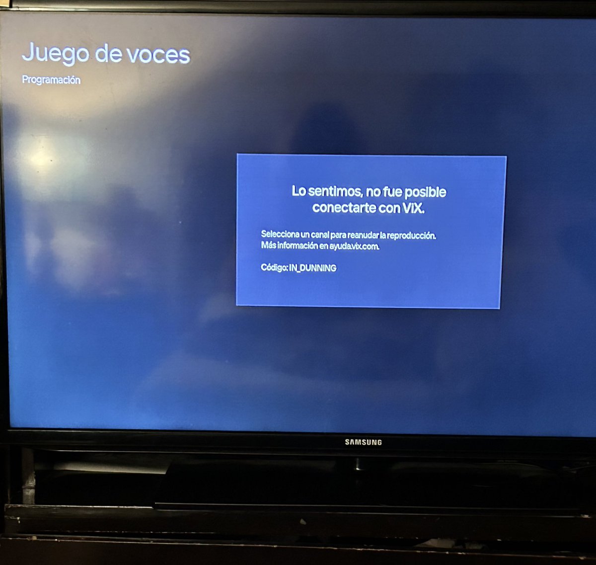 Como
Siempre <a href="/ViXayuda/">ViX Ayuda</a> <a href="/VIX/">ViX</a>  una basura, lo contrate para la casa de los famosos podía aveces!!! y ahora quiero ver esto y tampoco!!!