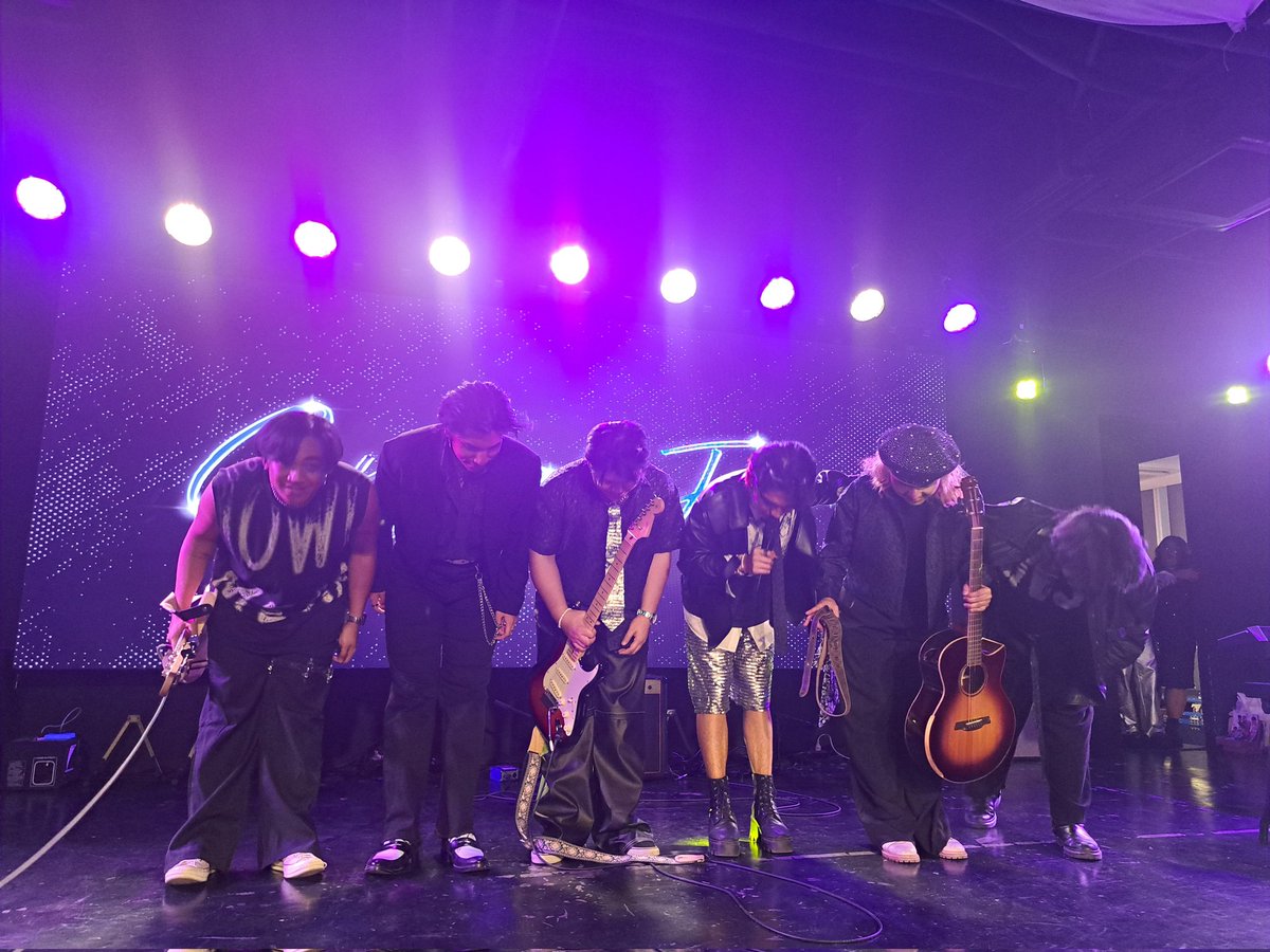 mintaewonshi's tweet photo. We love you, joes !
@cupofjoemusic https://t.co/4Uq11eV2g7