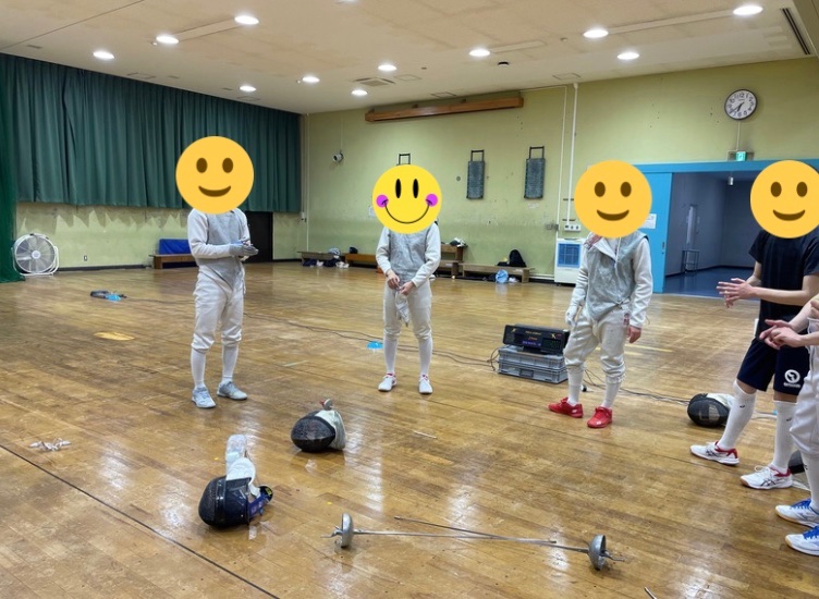 utfencing2024's tweet photo. 昨日の練習で、1年生が1人入部してくれました！！
55期の記念すべき第1号です🌟🌟

新歓練習では、多くの1年生に来ていただいています！まだやっていますので、ご興味ある方はぜひ！ https://t.co/zxoPzyveTp