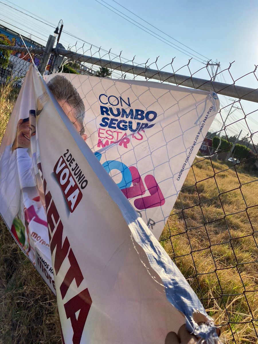 adria42080's tweet photo. @riva_leo @marioriestra @Tu_IMSS @eljovenzeus #LaControversia #CaritaMataLanita
#SoloparaIniciados A ver si logro el medio punto para Set con la ayuda de @eljovenzeus de @PrimeraPlana_P Cierto, le debo una " Carnita Asada" a la Banda. Gracias mí Bro @jamsmilan y 🥂 Salud a los que están en #Conchella y la @_PesoPluma https://t.co/Un81kdX7JW