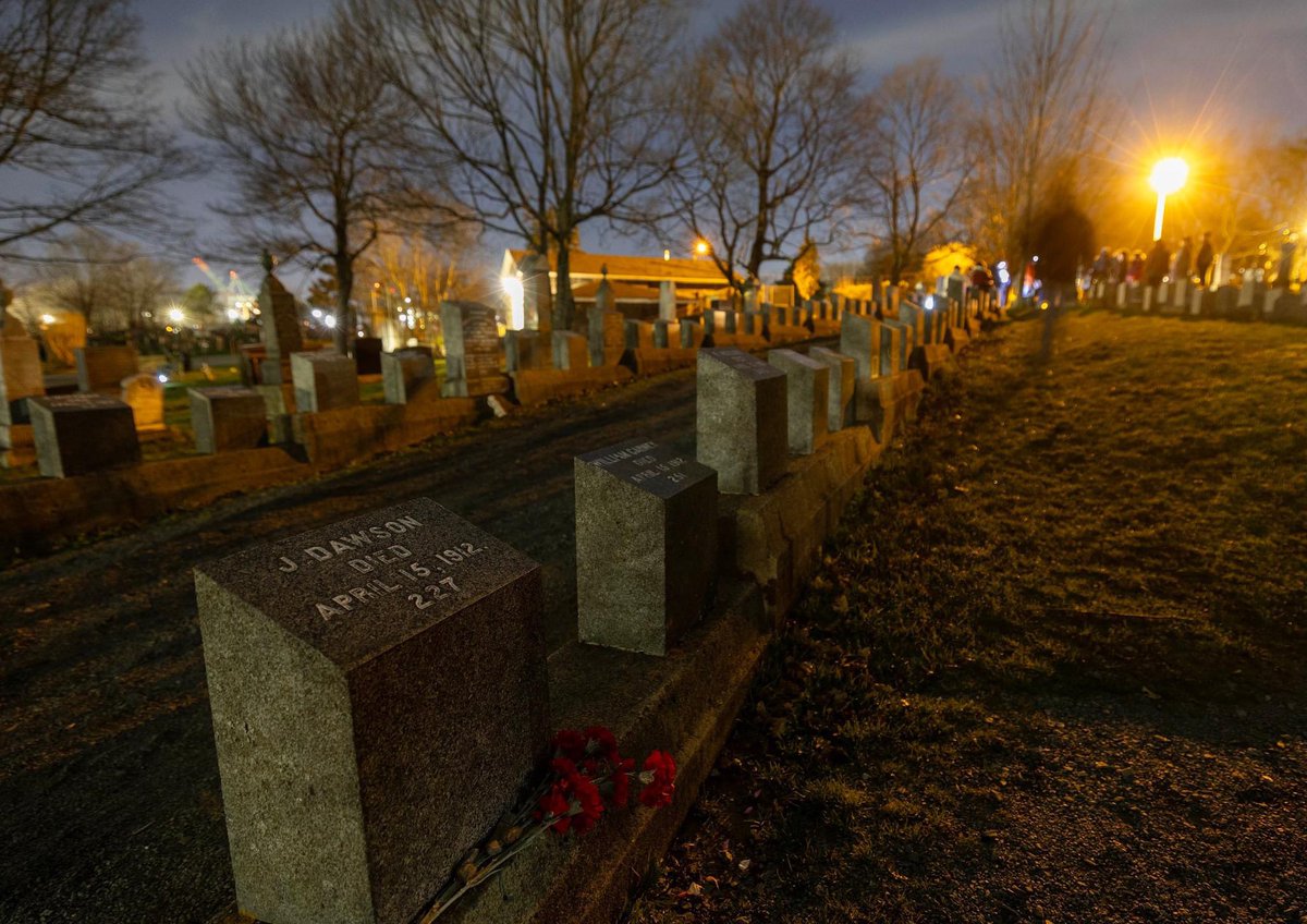 Len_Wagg_photo's tweet photo. Members of  the Titanic Society of Atlantic Canada gather at the Fairview Lawn Cemetery late Sunday April 14th, 2024. The service marked the hour the ship hit an iceberg on April 14th, 1912.   The sounds of Anthony Rissesco's  fiddle could be heard #titanic #halifax #novascotia https://t.co/O1eyTDXPie