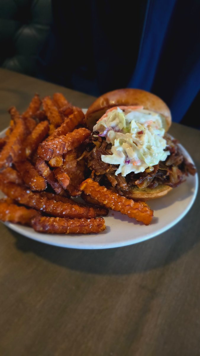 HHDesMoines's tweet photo. Great return visit to Central Standard in Waukee, Iowa for Happy Hour and dinner.  Click on the link for the full review with pictures, map and more details.
https://t.co/pbpWNBdUDS
#foodanddrinkguy #foodanddrink #restaurantreview #restaurant https://t.co/oHbL1PrGmJ