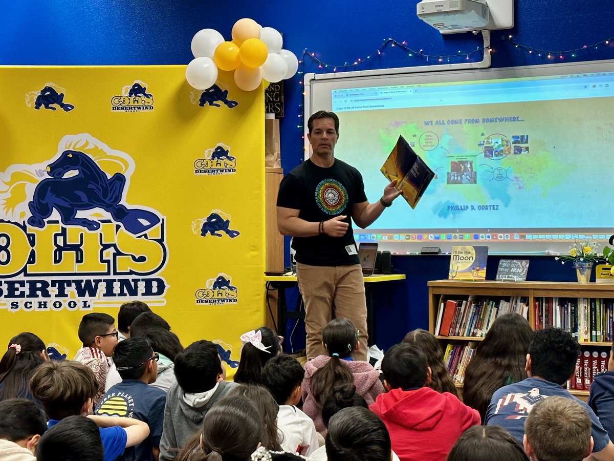 DWSLibrary's tweet photo. Awesome author visit! Thank you @phillipdcortez for visiting our Colts and sharing your gift of storytelling! 📖🌕💕
@Sparks_Interest #SISD_Reads #NationalLibraryWeek
#ColtNation @DW_K8S https://t.co/U0wDHsh4sW