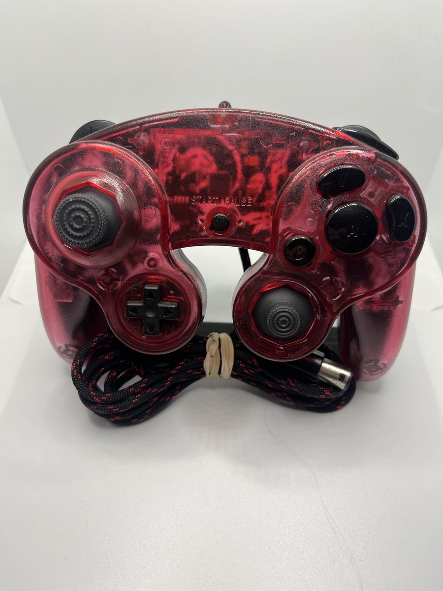 CfanCustoms's tweet image. Selling sets of OEM Black dyed buttons 🖤
$20 a set, FREE SHIPPING to U.S customers! 
DM to purchase

These official GameCube controller buttons have been dyed for days to guarantee a long lasting color and level of darkness. They&apos;ve been used in numerous of my controllers, see…