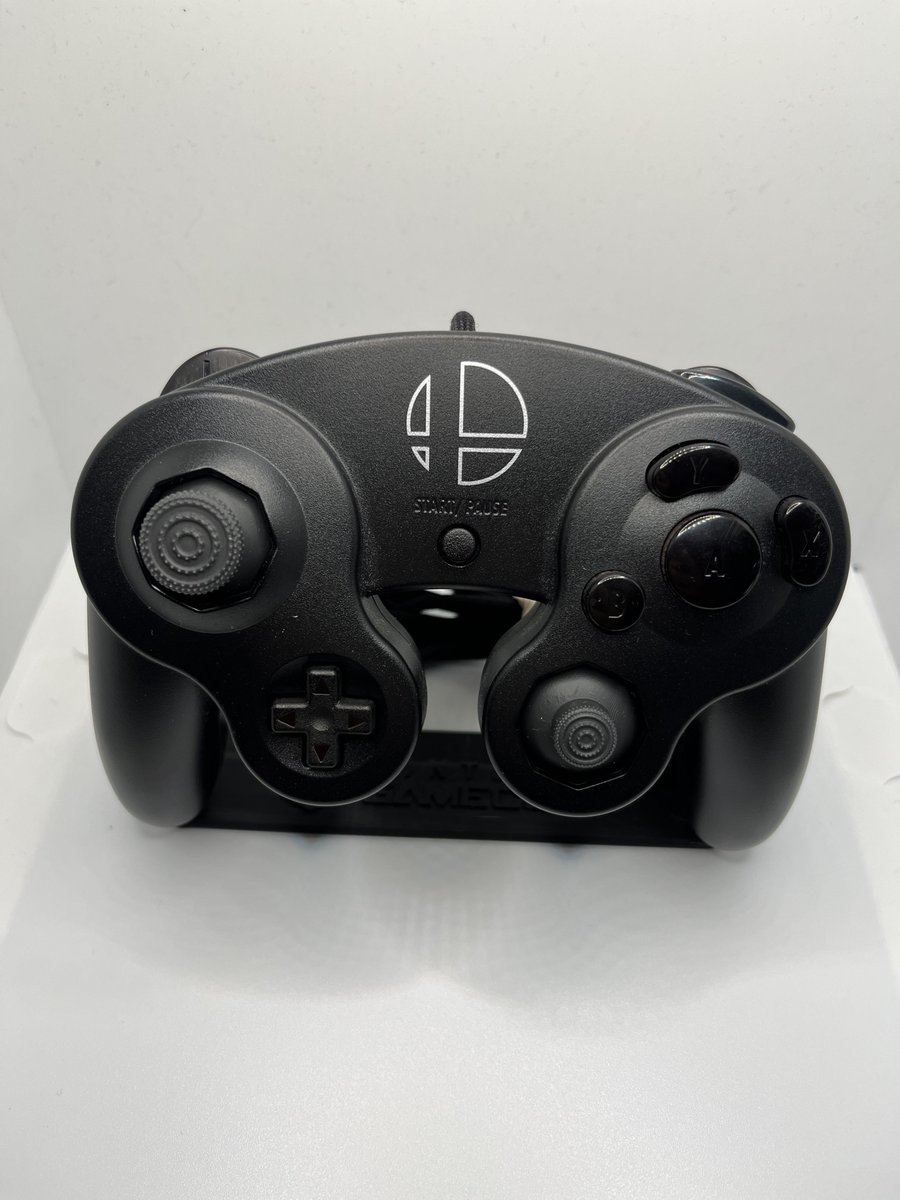CfanCustoms's tweet image. Selling sets of OEM Black dyed buttons 🖤
$20 a set, FREE SHIPPING to U.S customers! 
DM to purchase

These official GameCube controller buttons have been dyed for days to guarantee a long lasting color and level of darkness. They&apos;ve been used in numerous of my controllers, see…
