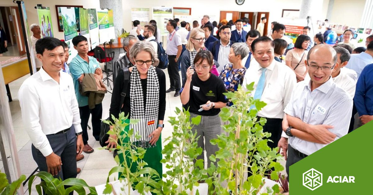 The @AusAmbClimate Ms Kristine Tilley joined the #ACIAR Project Fair in #CanTho VN, and emphasised the importance of tailored solutions through agricultural research for #climatechange. #ClimateAction @AusAmbVN