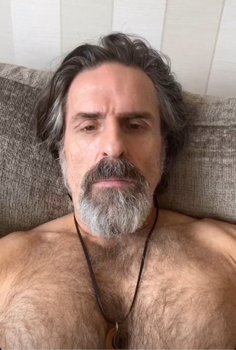 StedeHands's tweet photo. Stede Bonnet’s POV. Sitting on his lap, hands on Izzy’s chest… mmhm. #stizzy #stizzyweek https://t.co/1sc9CnZOsp