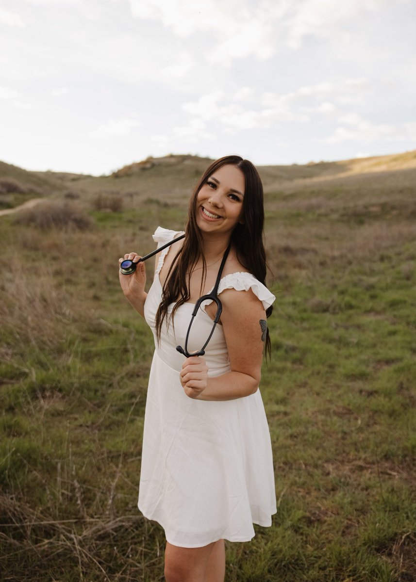 shayrayy's tweet photo. Sneak peak of grad photos! T-2 weeks until I graduate college and nursing school 🥹🫶🏼 https://t.co/Qffn6PpRhT